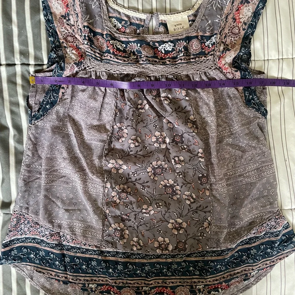 Knox rose floral top - Picture 5 of 8